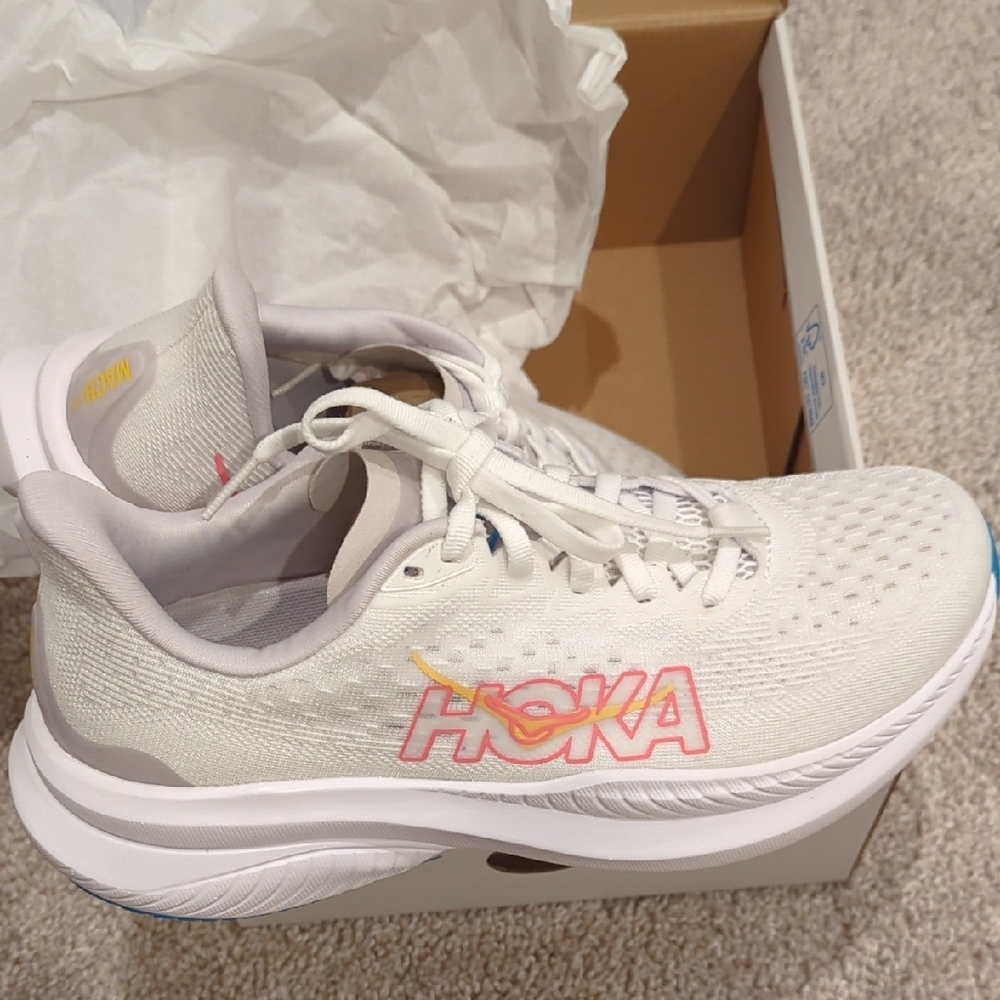 Hoka Mach 6Women's White Running Shoes